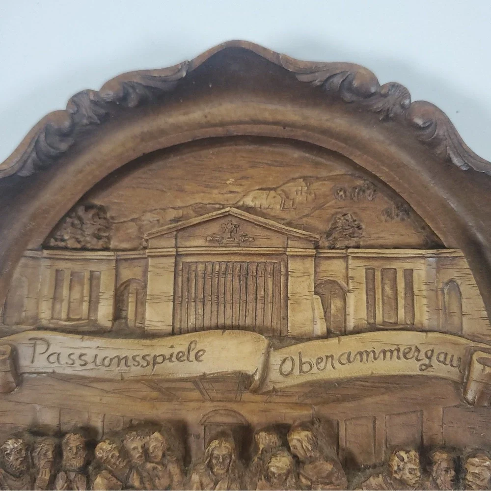 Vintage Oberammergau Passion Play 3D Wall Plaque 1980 Poly resin/wood 7 Inches